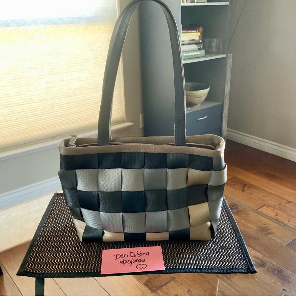 Harvey’s seatbelt bags Treecycle Satchel